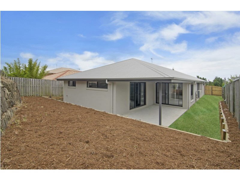 34 Lawley Crescent, Pacific Pines QLD 4211