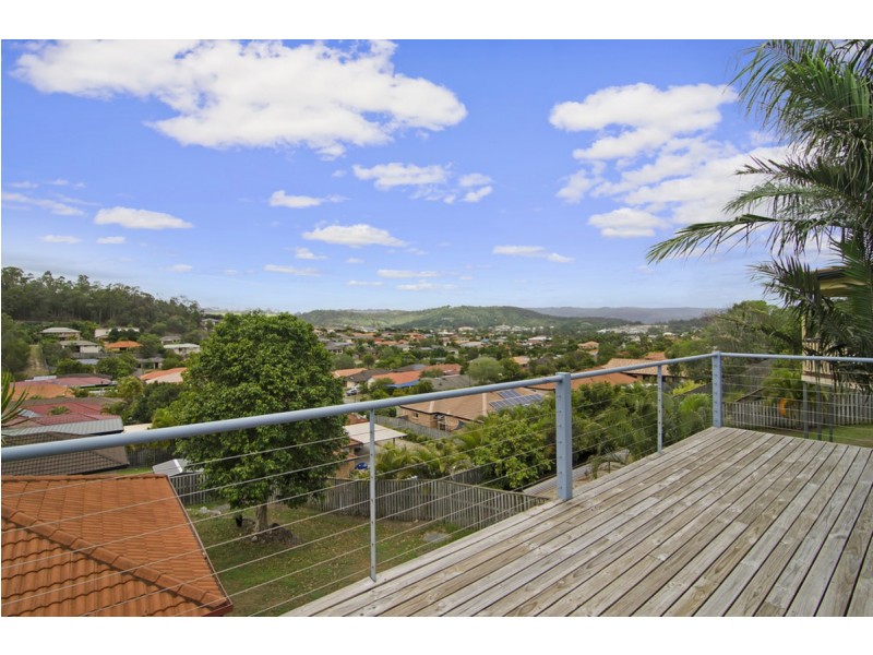 35 Manra Way, Pacific Pines QLD 4211