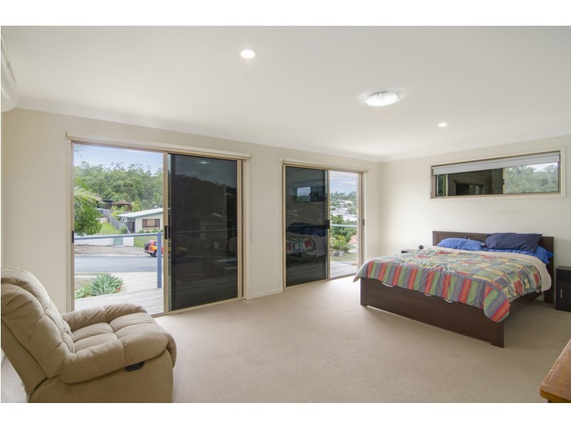 35 Manra Way, Pacific Pines QLD 4211