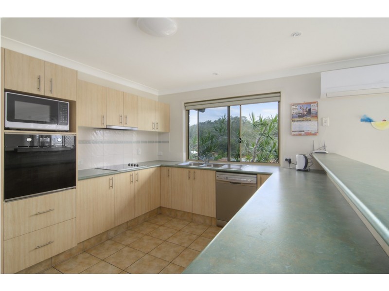 35 Manra Way, Pacific Pines QLD 4211