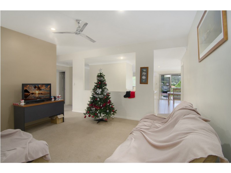 35 Manra Way, Pacific Pines QLD 4211