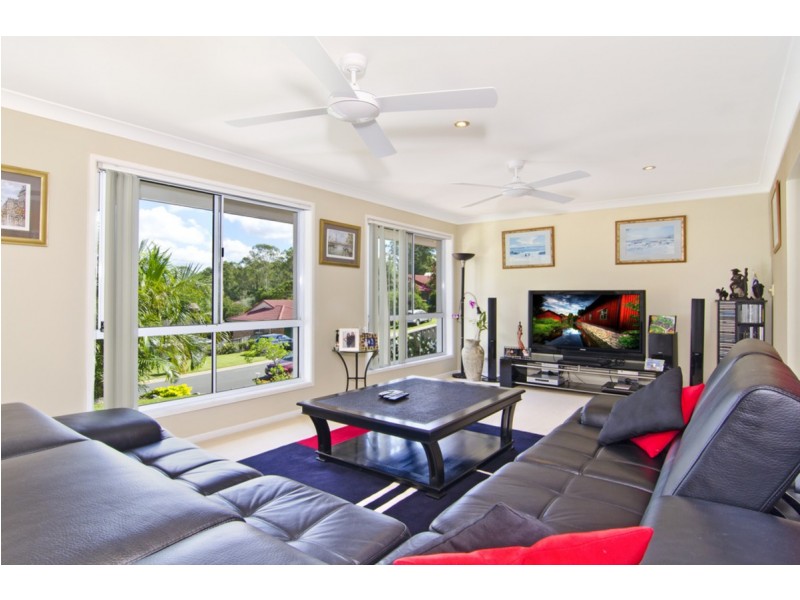 32 Austral Crescent, Pacific Pines QLD 4211