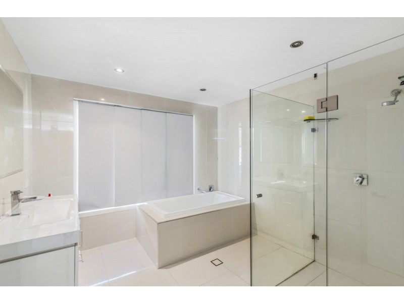 68 Diamantina Circuit, Pacific Pines QLD 4211