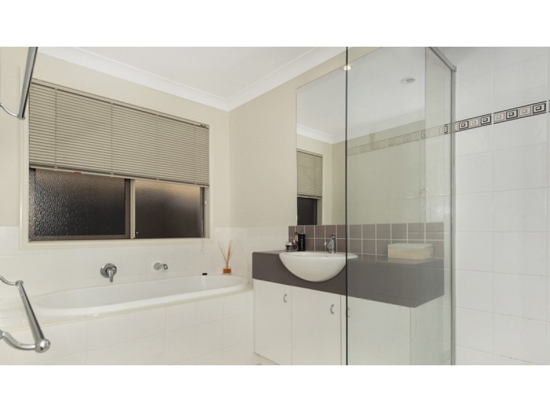 56 Regatta Avenue, Oxenford QLD 4210