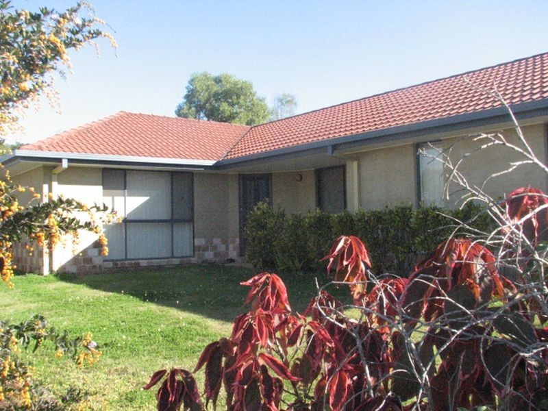 2 Fanning Court, Pacific Pines QLD 4211