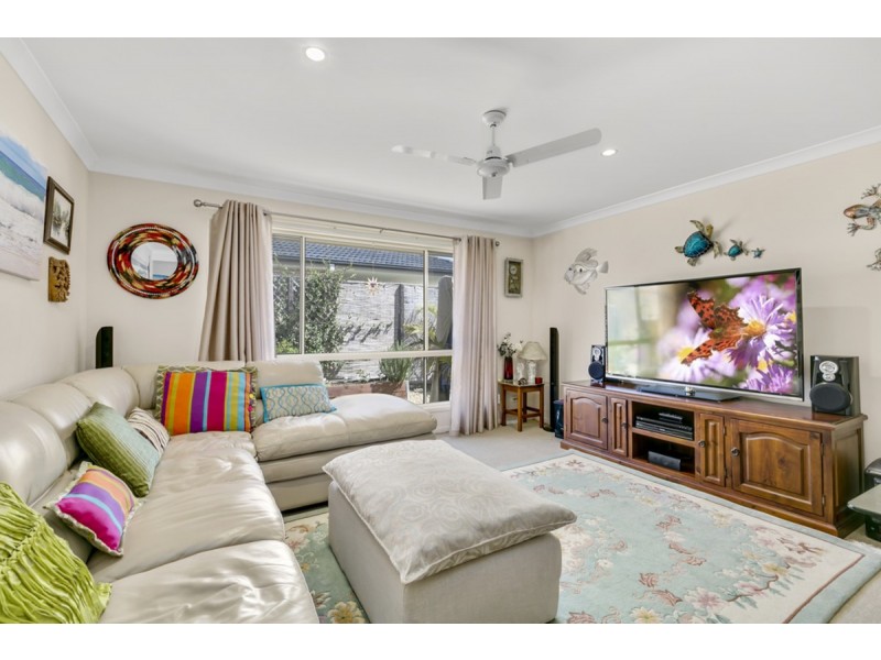 16 Witheren Circuit, Pacific Pines QLD 4211