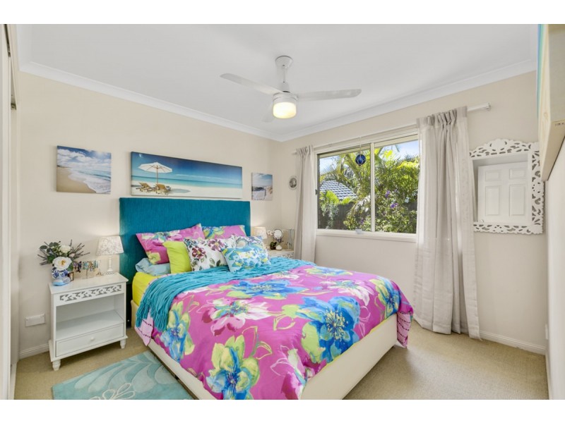 16 Witheren Circuit, Pacific Pines QLD 4211