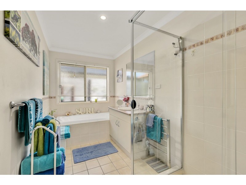 16 Witheren Circuit, Pacific Pines QLD 4211