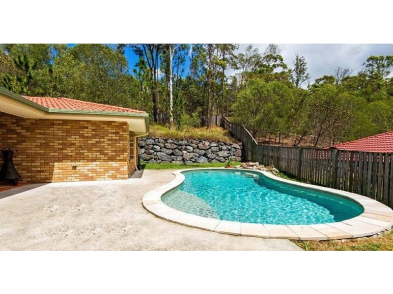 13 Soward Court, Pacific Pines QLD 4211