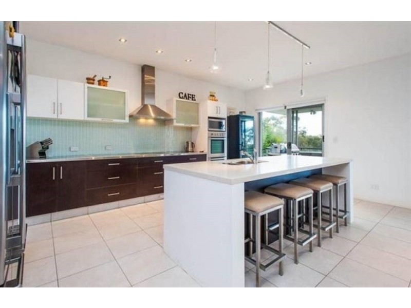 11 Salvado Drive, Pacific Pines QLD 4211