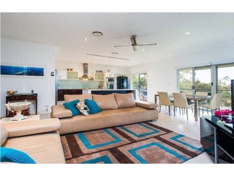 11 Salvado Drive, Pacific Pines QLD 4211