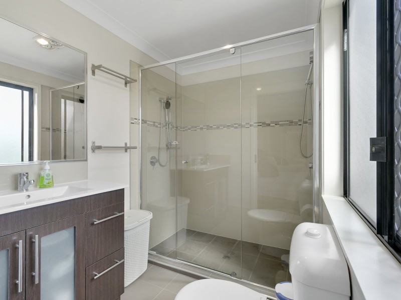 28 Midway Terrace, Pacific Pines QLD 4211