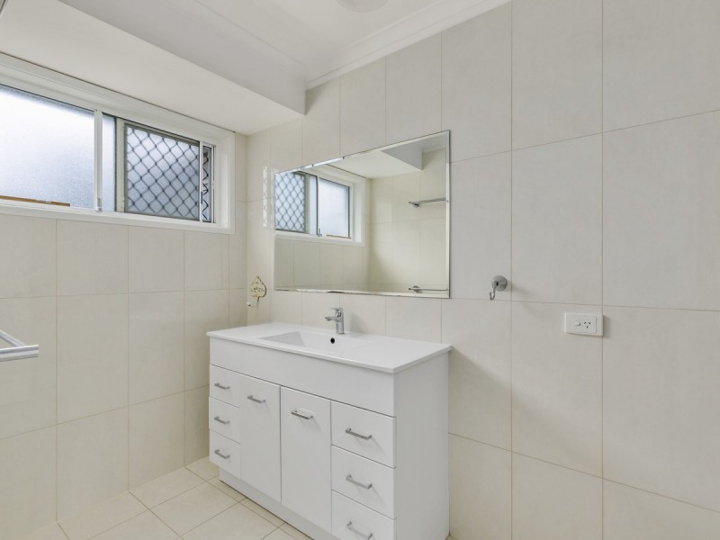 2/2 Hollywood Place, Oxenford QLD 4210