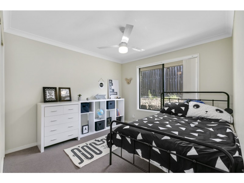 10 Bimberi Row, Pacific Pines QLD 4211