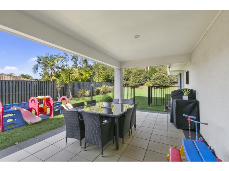 10 Bimberi Row, Pacific Pines QLD 4211