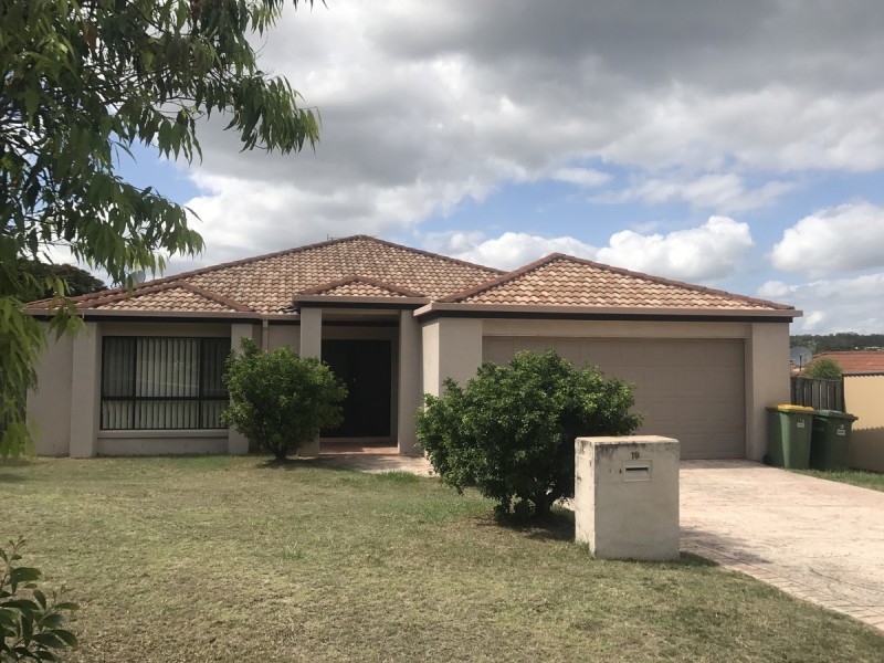 19 Rarotonga Rise, Pacific Pines QLD 4211