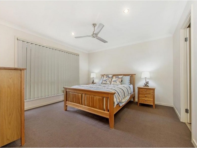 10 Chesterton Street, Pacific Pines QLD 4211