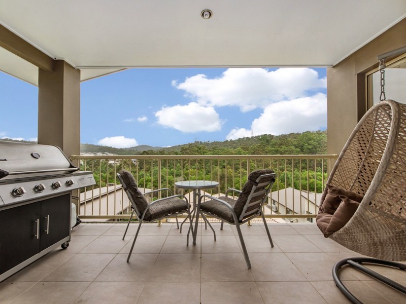 10 Chesterton Street, Pacific Pines QLD 4211