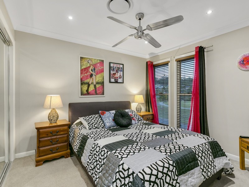 20 Hawkesbury Avenue, Pacific Pines QLD 4211