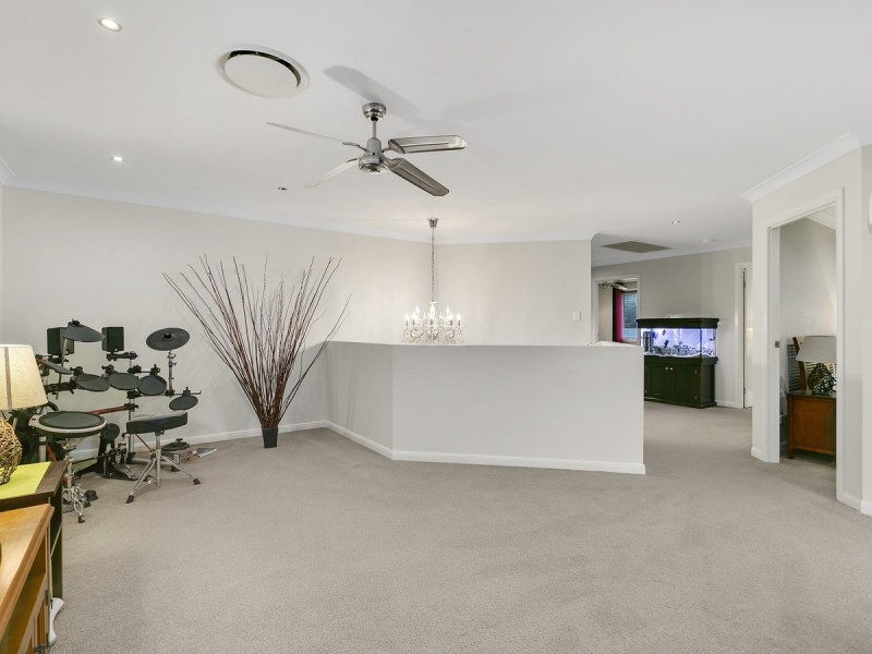 20 Hawkesbury Avenue, Pacific Pines QLD 4211