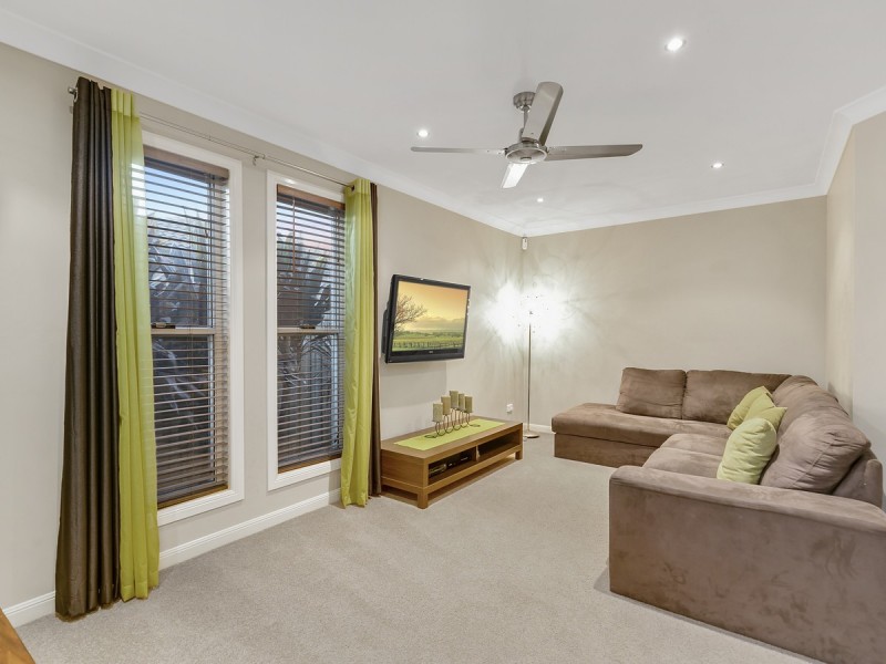 20 Hawkesbury Avenue, Pacific Pines QLD 4211