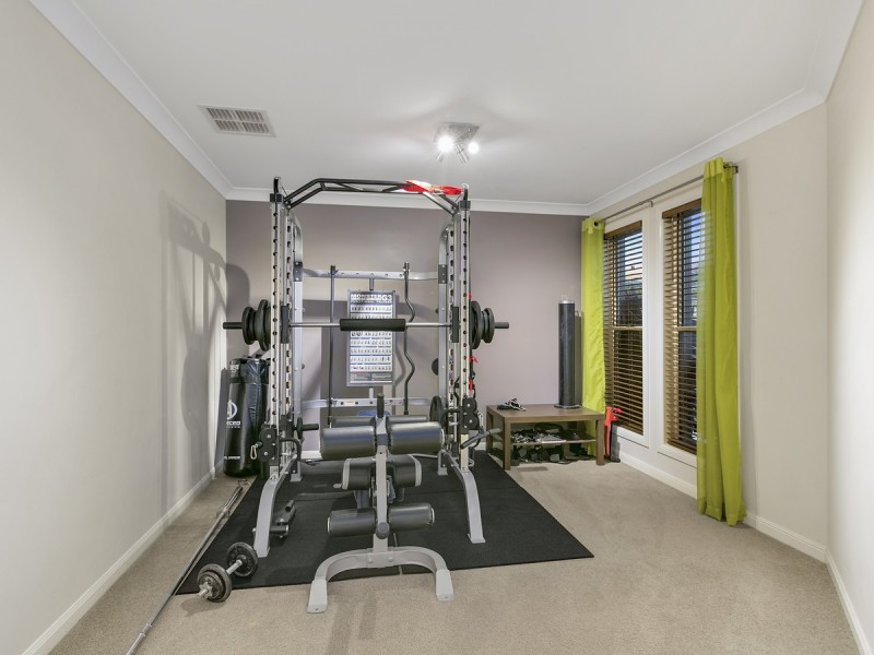 20 Hawkesbury Avenue, Pacific Pines QLD 4211