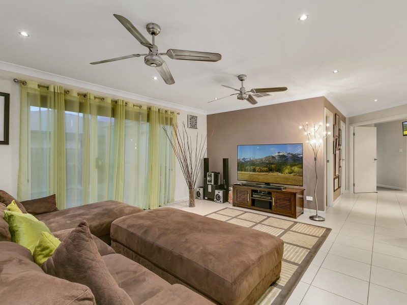 20 Hawkesbury Avenue, Pacific Pines QLD 4211