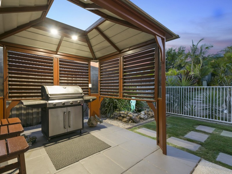 20 Hawkesbury Avenue, Pacific Pines QLD 4211