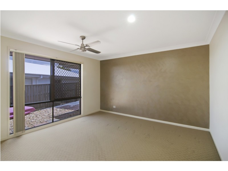 11 Wunburra Circle, Pacific Pines QLD 4211