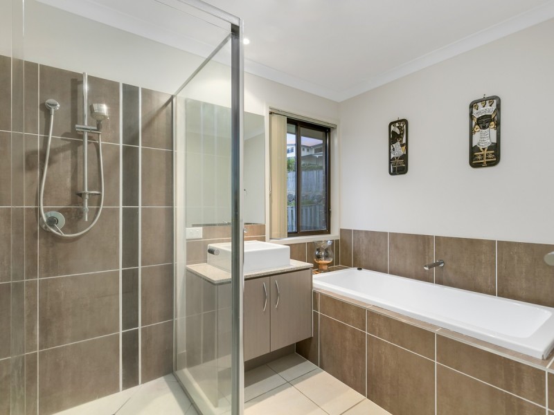 38 Codrington Circuit, Pacific Pines QLD 4211