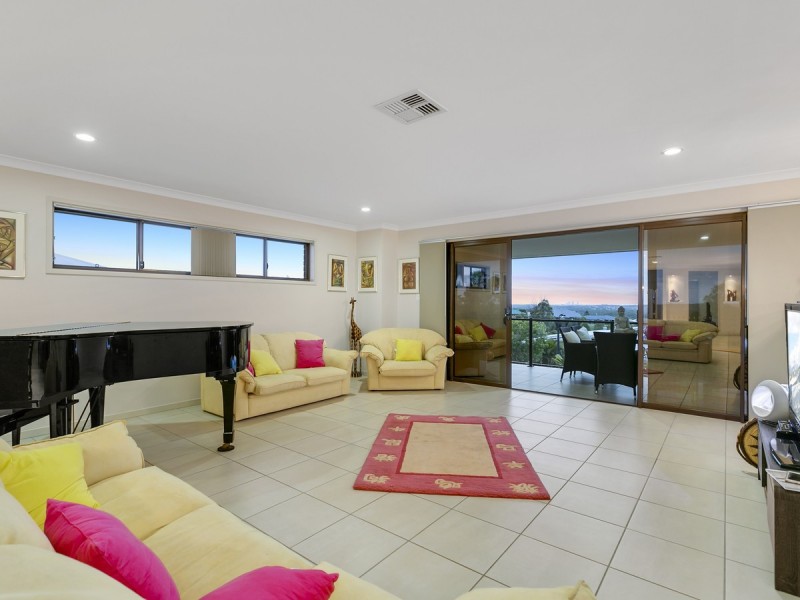 38 Codrington Circuit, Pacific Pines QLD 4211