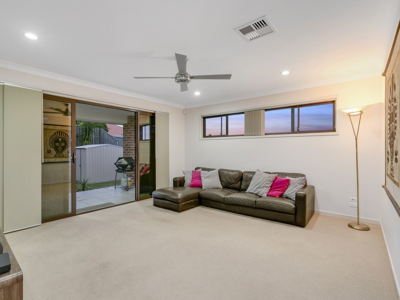 38 Codrington Circuit, Pacific Pines QLD 4211
