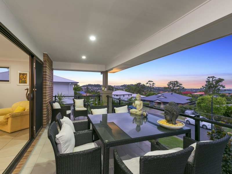 38 Codrington Circuit, Pacific Pines QLD 4211