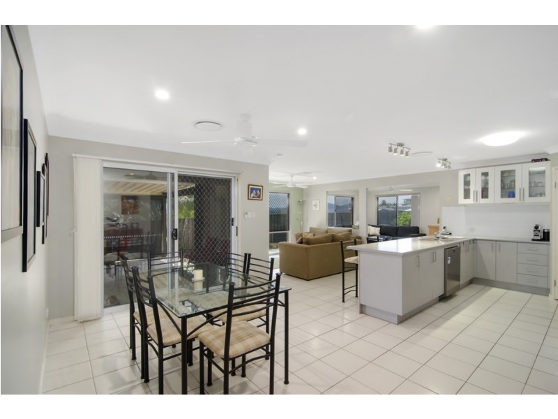 8 Brunswick Street, Pacific Pines QLD 4211