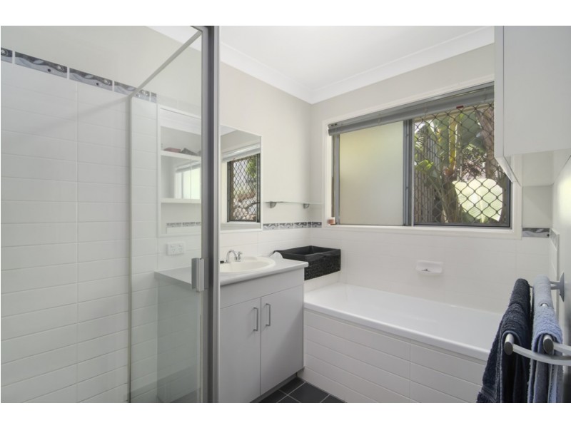 8 Brunswick Street, Pacific Pines QLD 4211