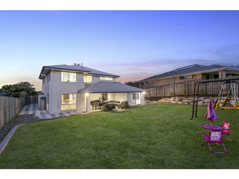 40 Codrington Circuit, Pacific Pines QLD 4211