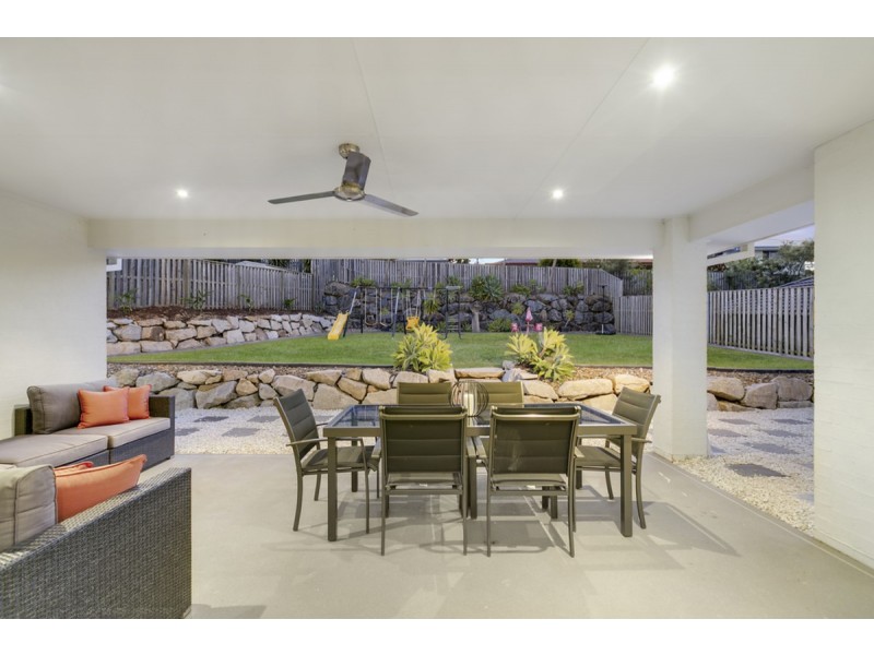 40 Codrington Circuit, Pacific Pines QLD 4211