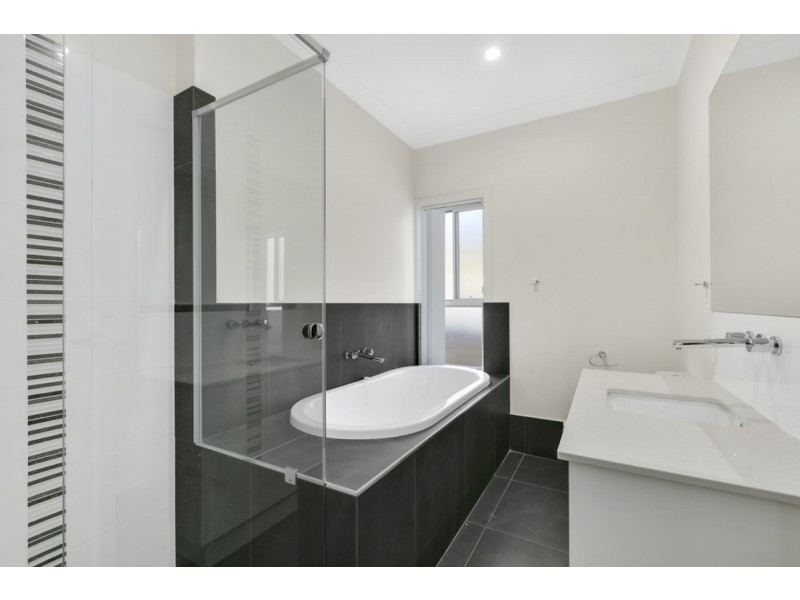 23 Diamantina Circuit, Pacific Pines QLD 4211