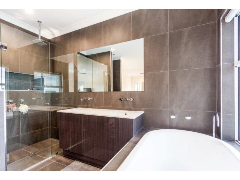 23 Diamantina Circuit, Pacific Pines QLD 4211