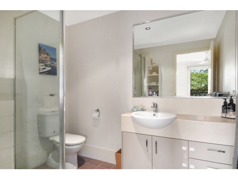 1/12 Diamantina Circuit, Pacific Pines QLD 4211