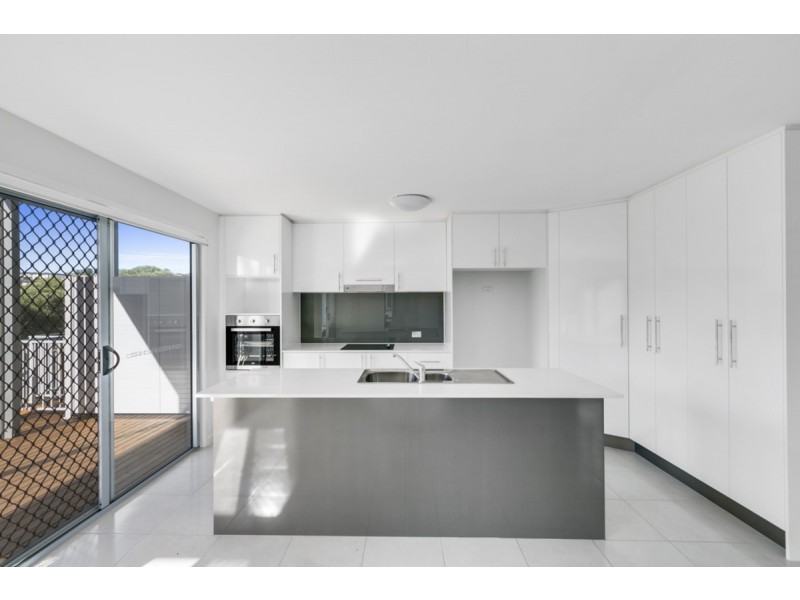 27/37 Witheren Circuit, Pacific Pines QLD 4211