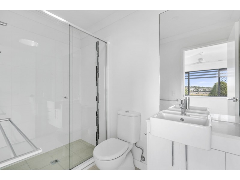 27/37 Witheren Circuit, Pacific Pines QLD 4211