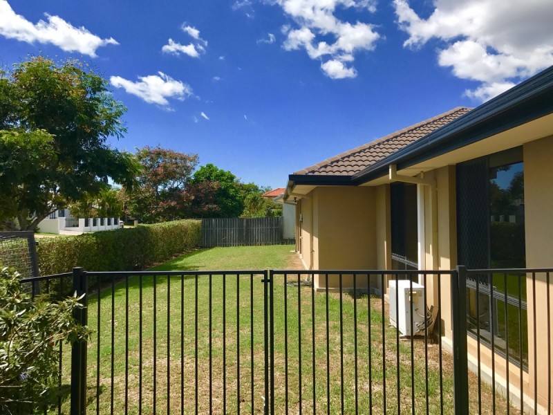 2 Ontario Court, Oxenford QLD 4210