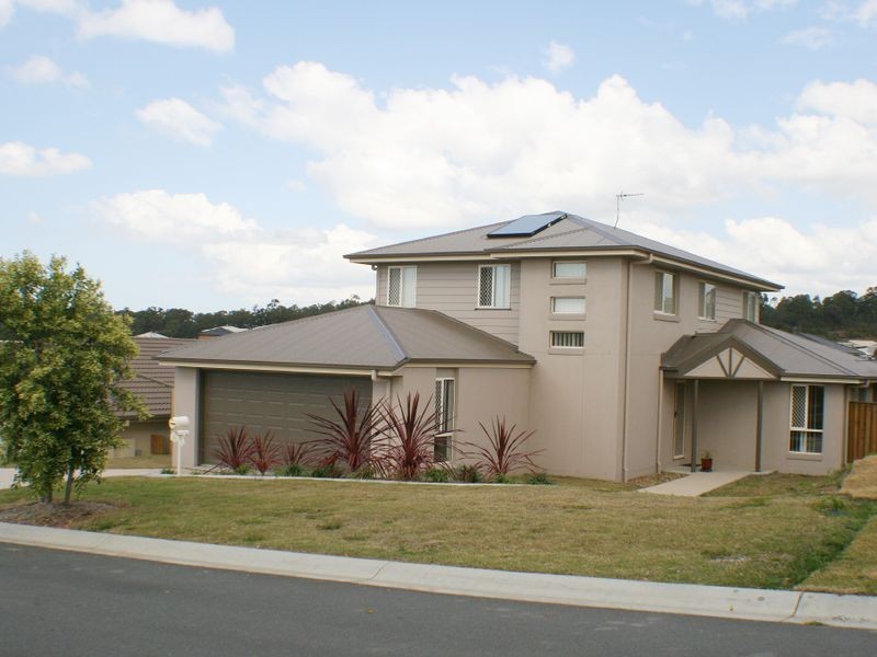 12 Lawley Crescent, Pacific Pines QLD 4211