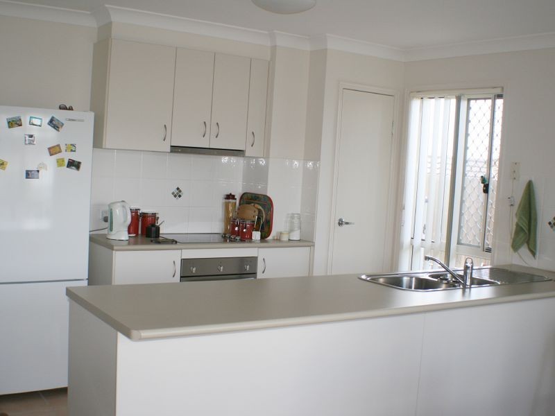 12 Lawley Crescent, Pacific Pines QLD 4211