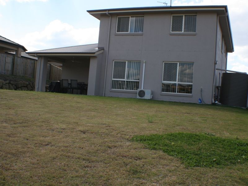 12 Lawley Crescent, Pacific Pines QLD 4211