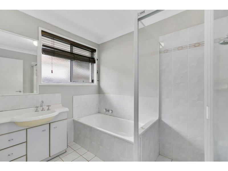 187 Greenacre Drive, Arundel QLD 4214