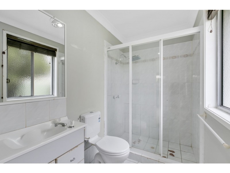 187 Greenacre Drive, Arundel QLD 4214