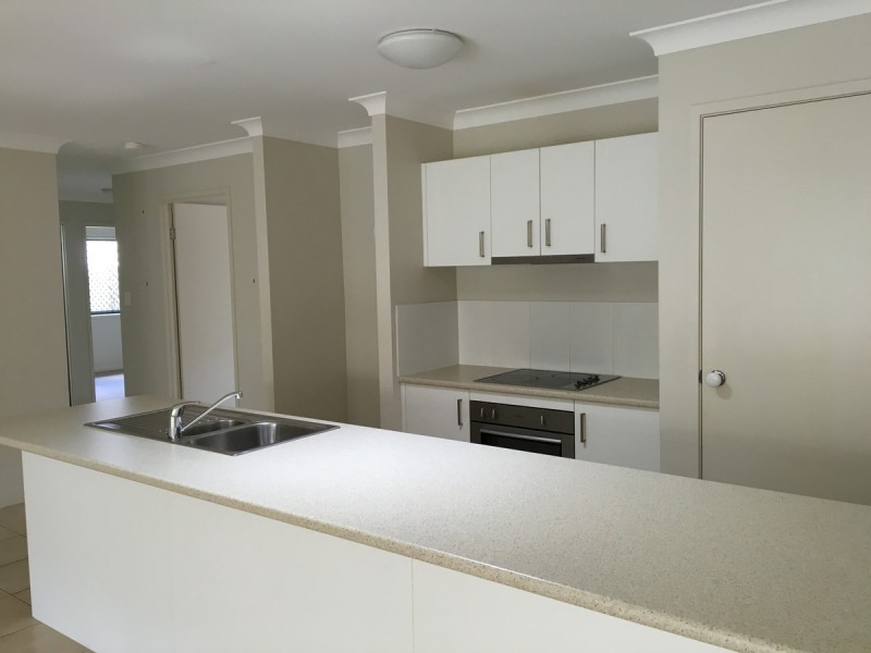 4 Eurella Street, Pacific Pines QLD 4211