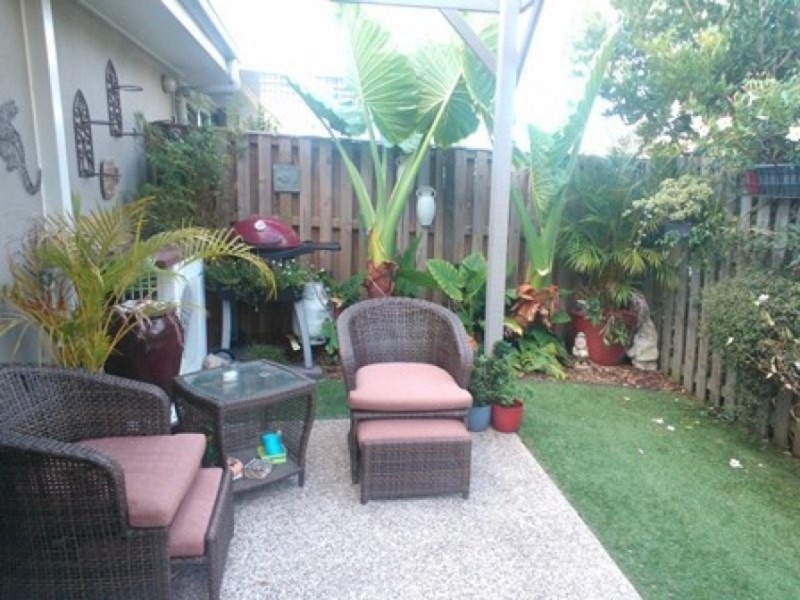 4 Eurella Street, Pacific Pines QLD 4211